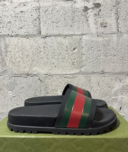 Gucci Slides New With Papers Box Size 10