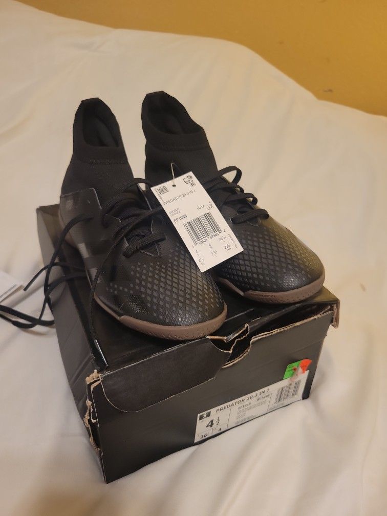 Blk Adidas Predator 4 1/2 Kids