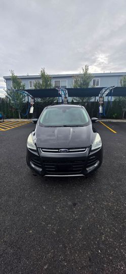 Ford Escape SUV – Black