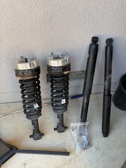 2023 F150 front/rear shocks with Ready Lift 2 in Spacer