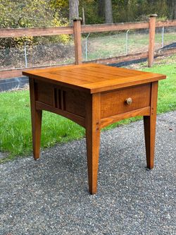 Vintage Impressions by Thomasville Bridges Collection Side Table