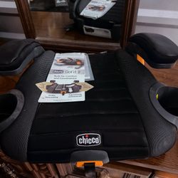 Chicco GoFit Plus Backless Booster Car Seat NWT