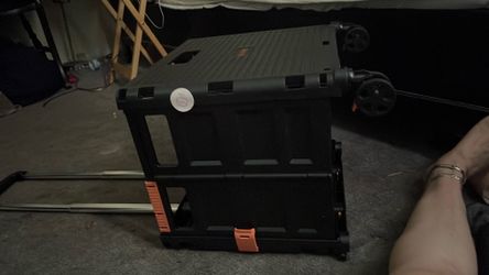 Box cart with wheels to go up and down stairs