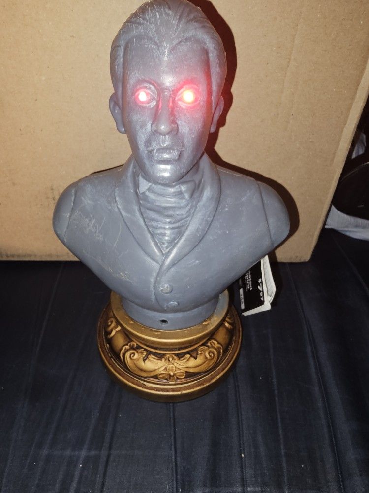Dracula And Frankenstein Holloween Figures