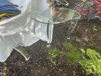 Lucite table with glass top ! Elegant high end