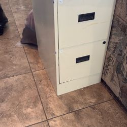 File Cabinet With Keys
