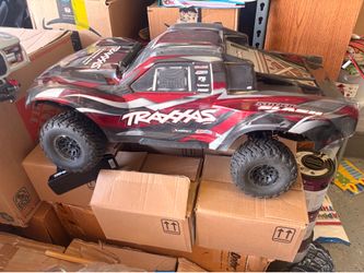 Traxxas maxx slash RC car