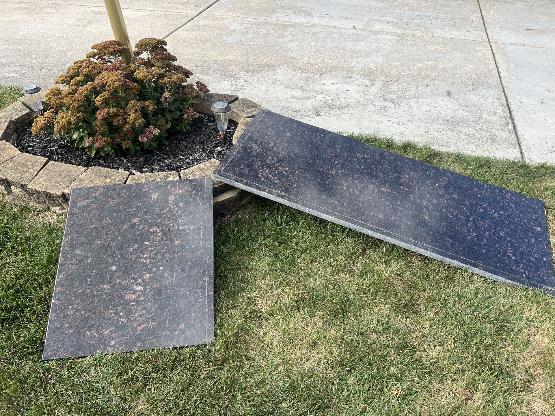 Granite Countertop Slabs (Tan Brown)