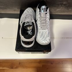 Size 11.5 hooped in them once