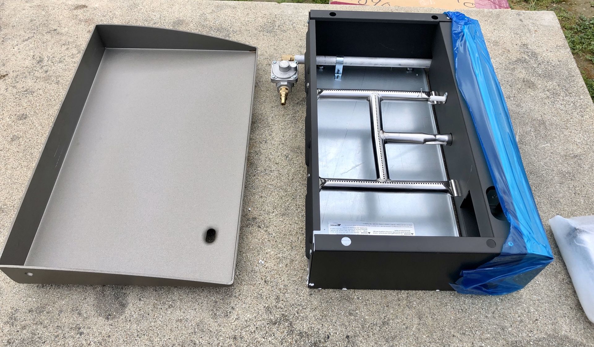 Suburban Elite Series 18” Griddle, with RV wall mount for Sale in
