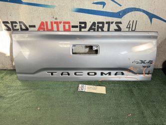 w/dents 2016 - 18 - 2019 - 2023 TOYOTA TACOMA REAR DOOR LIFTGATE TAILGATE OEM AY82293