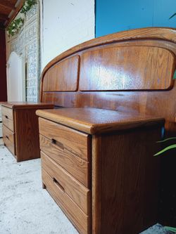 Post Modern 3pc Oakwood Bedroom Nighstands With Headboard 