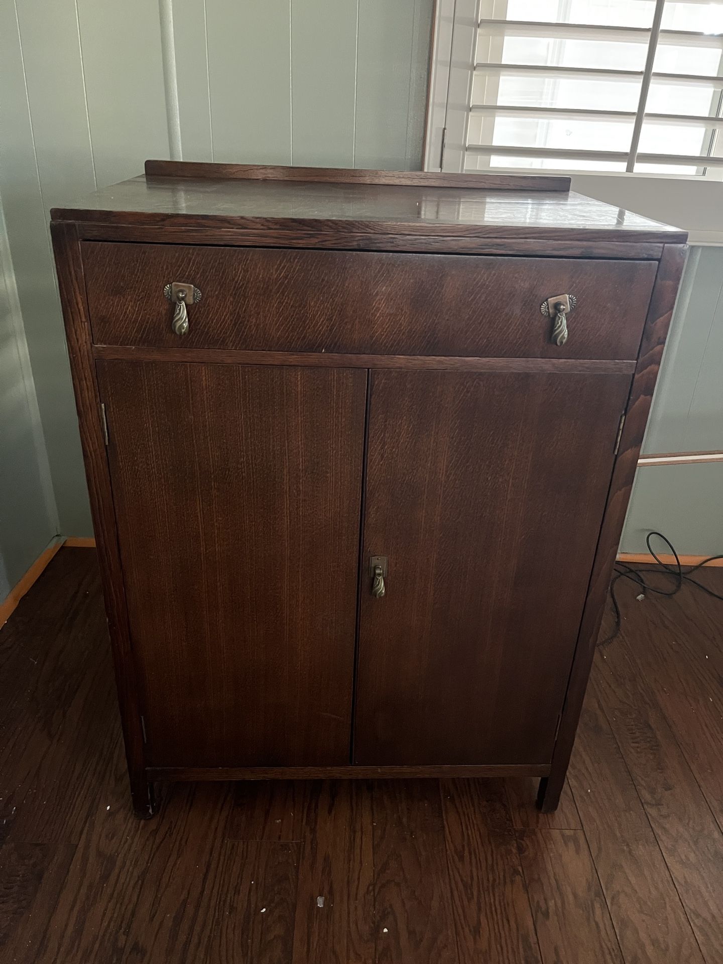 Solid Wood Antique Cabinet with Drawer