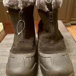 Women’s Snow Boots - Size 9
