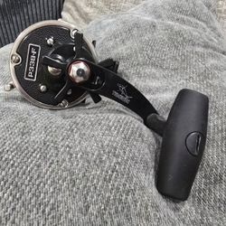 Newell P338f Triburon Fishing Reel
