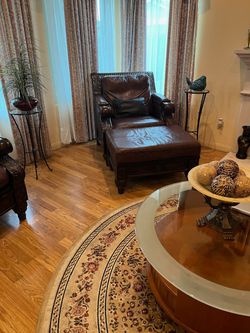 4 PIECE WOOD AND LEATHER COUCH SET
