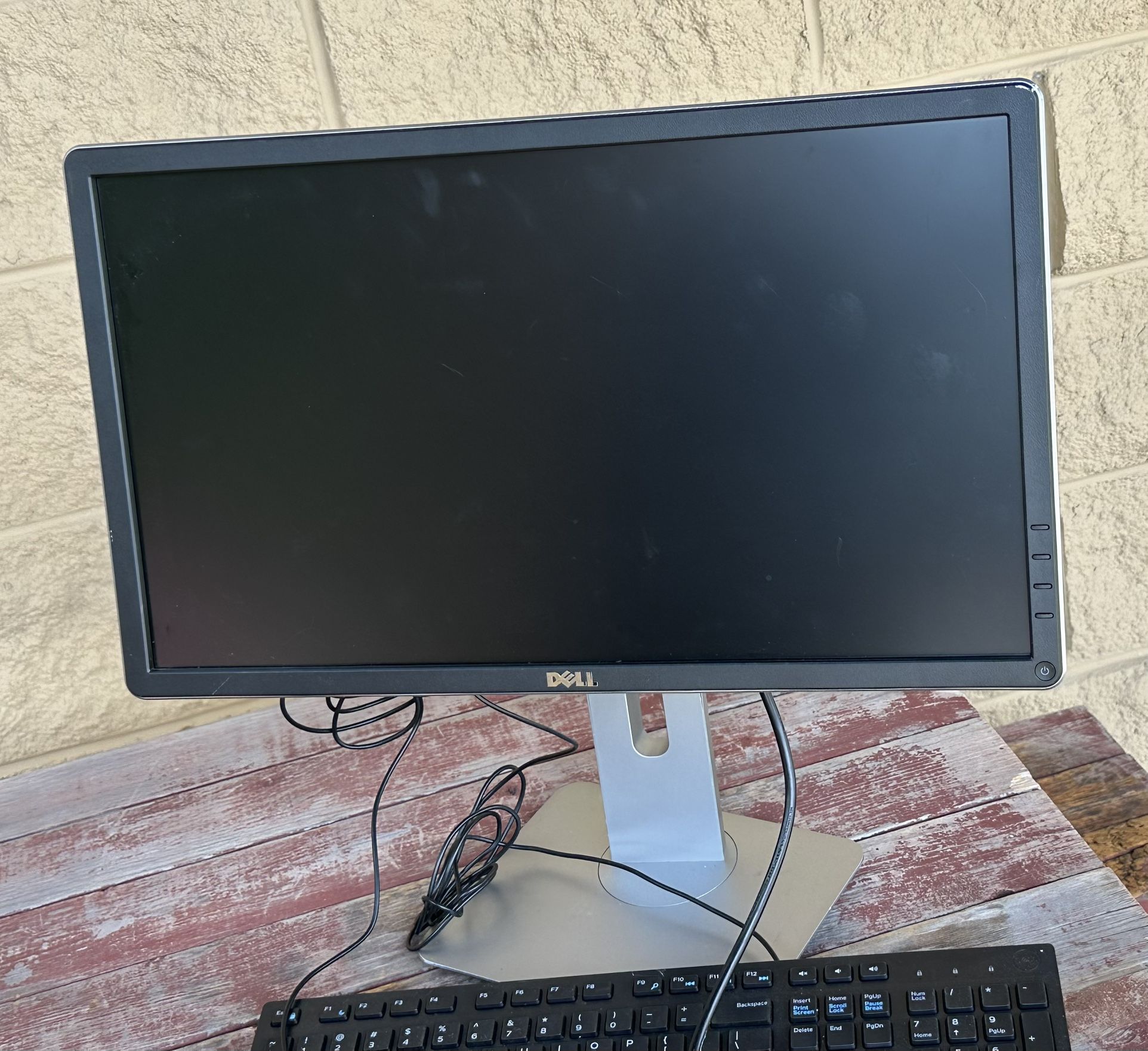 Dell 22 inch P2214HB Ultra Sharp Full HD Active Matrix Widescreen LCD Monitor
