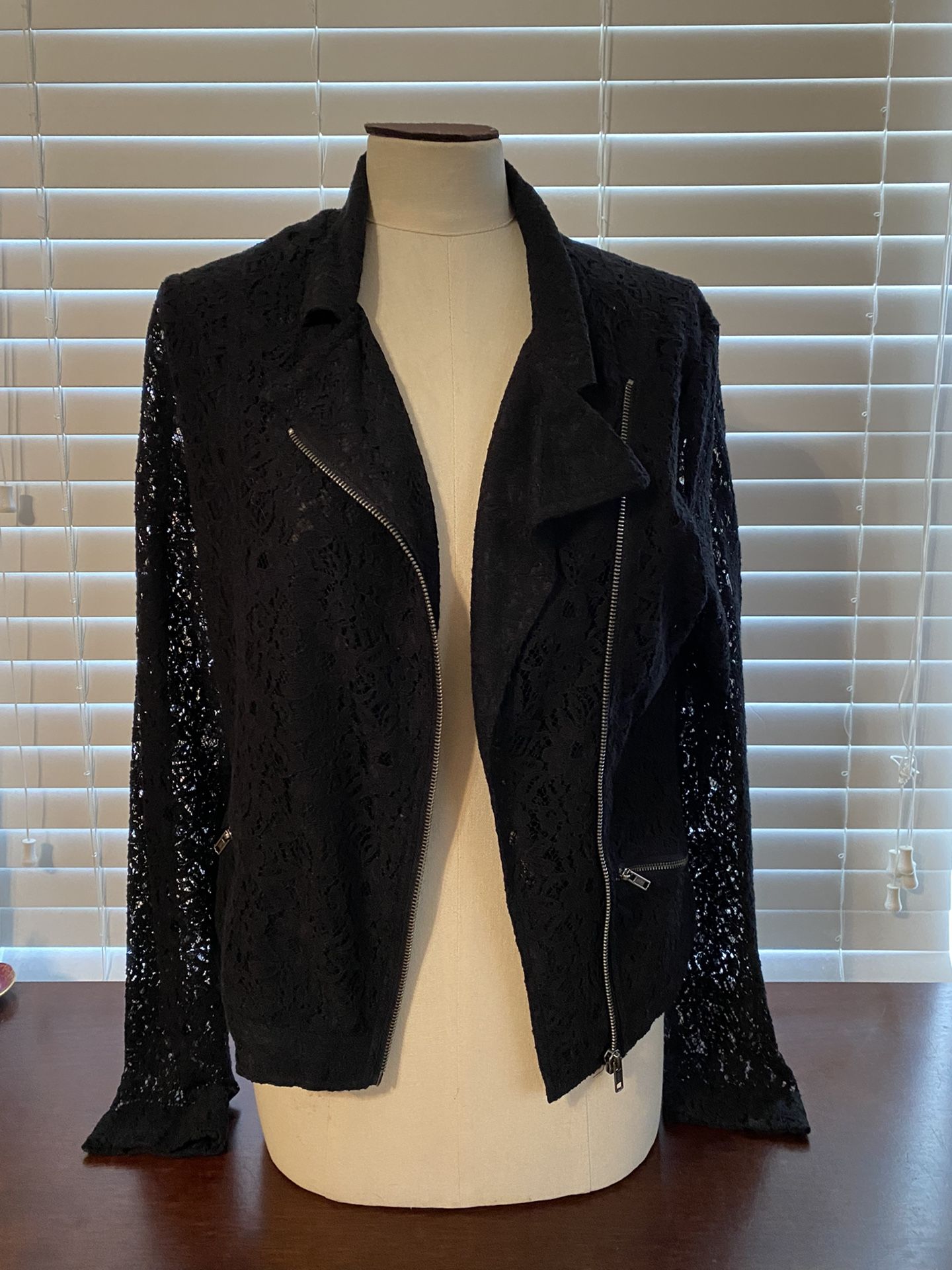 Women’s Jacket Large 