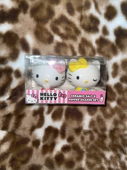 Hello Kitty Salt & Pepper Shakers 