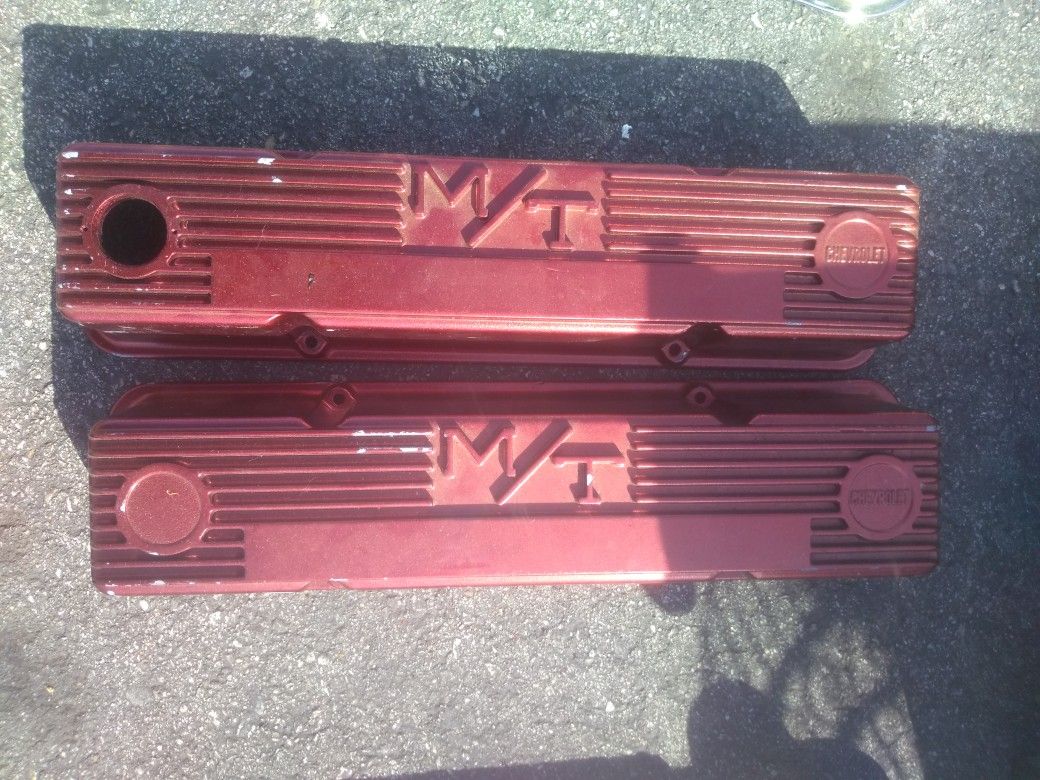 Chevy 350 Mickey Thompson valve covers