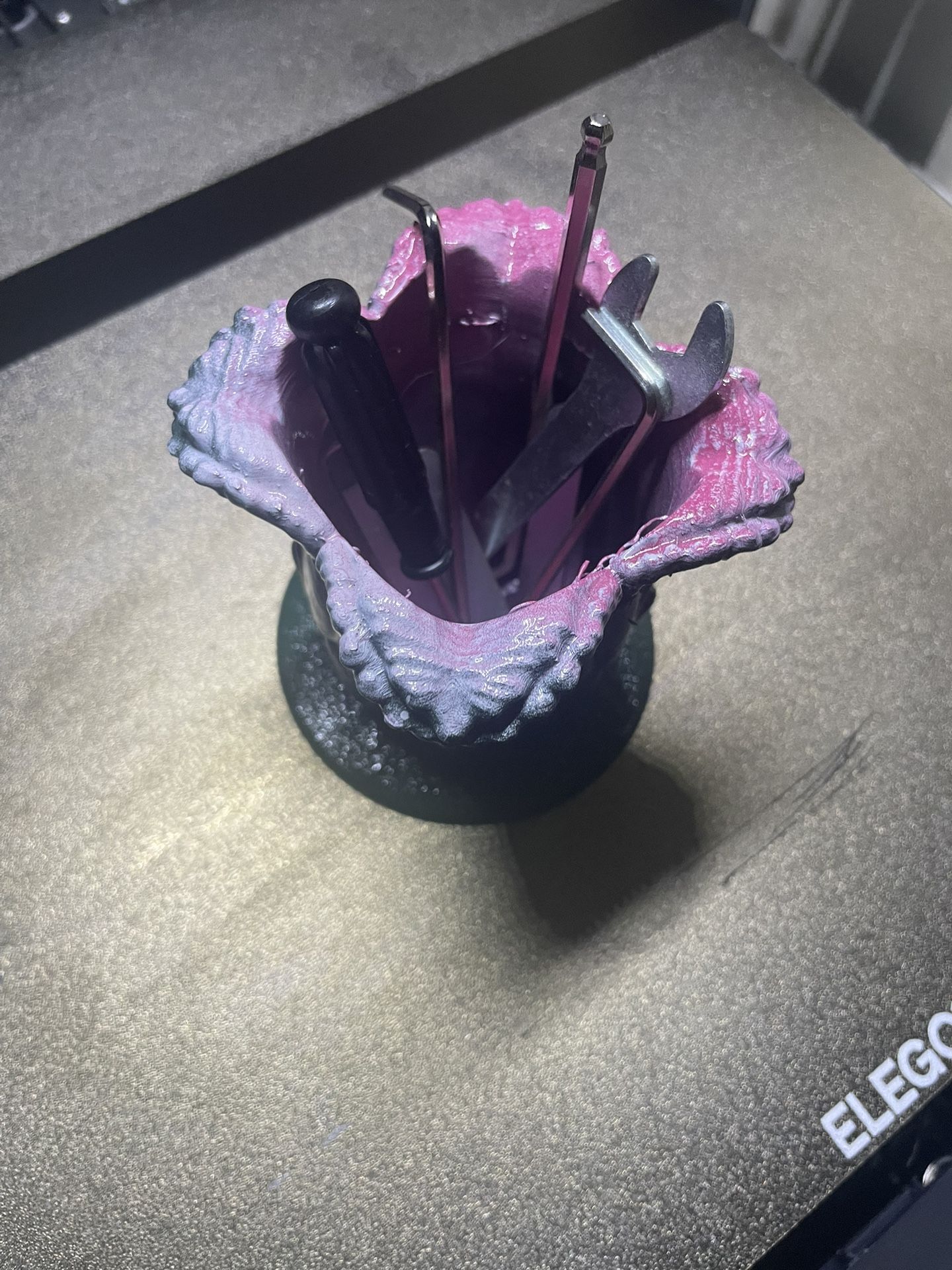 Alien Face hugger Pencil Holder