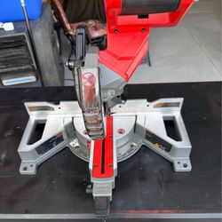 Milwaukee M18 Miter Saw 7 1/4