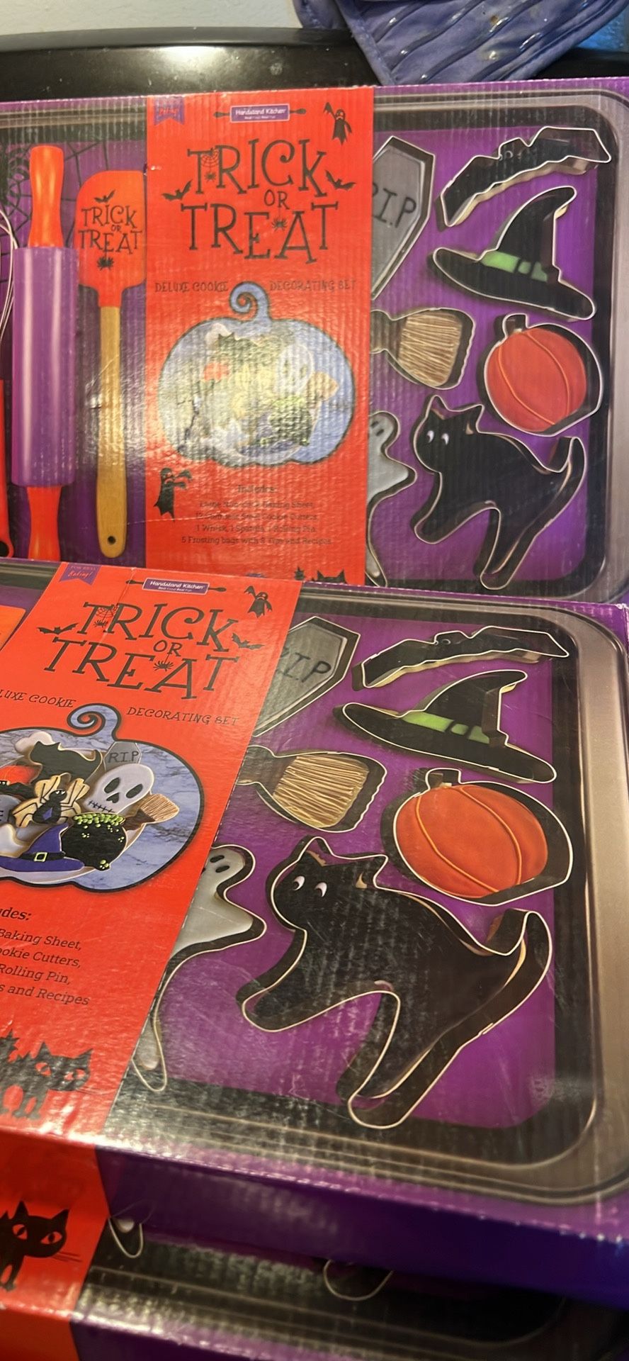 Halloween π Deluxe Cookie Decorating Set