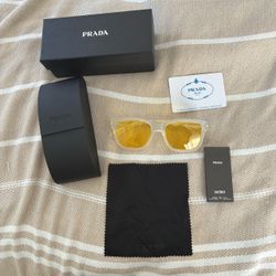 Prada Sunglasses with Full Set