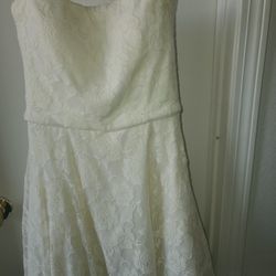 Juniors White Dress W/rose Pattern