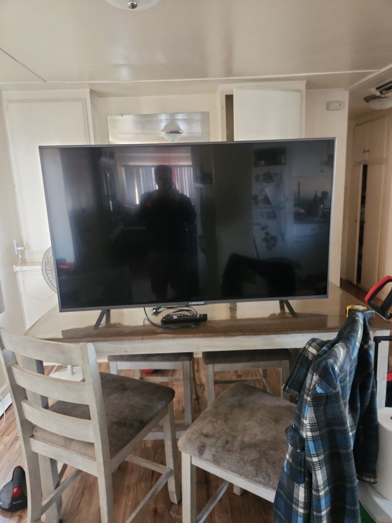 55in Element Smart Tv