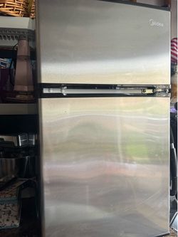 Mini fridge