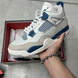 Jordan 4 ‘Military Blue’