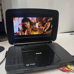RCA 9 inch portable DVD player DRC99391  
