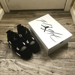 Jordan 4 retro white thunder 8.5M