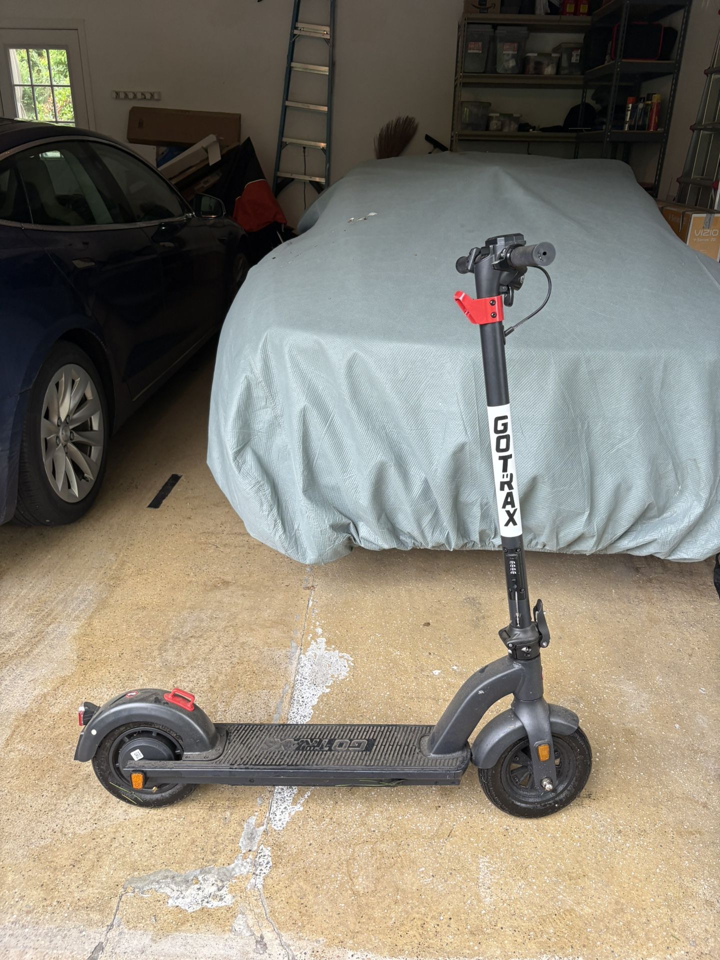 Gotrax G4 Commuting Electric Scooter Black 20 MPH Long-Range (204 Mi Mileage)