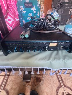 Shure M367 6-Channel Mic Mixer
