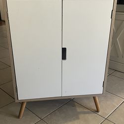 Cat litter box enclosure furniture