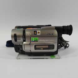Sony CCD-TRV75 NTSC 0.4MP analog Hi8 standard definition camcorder