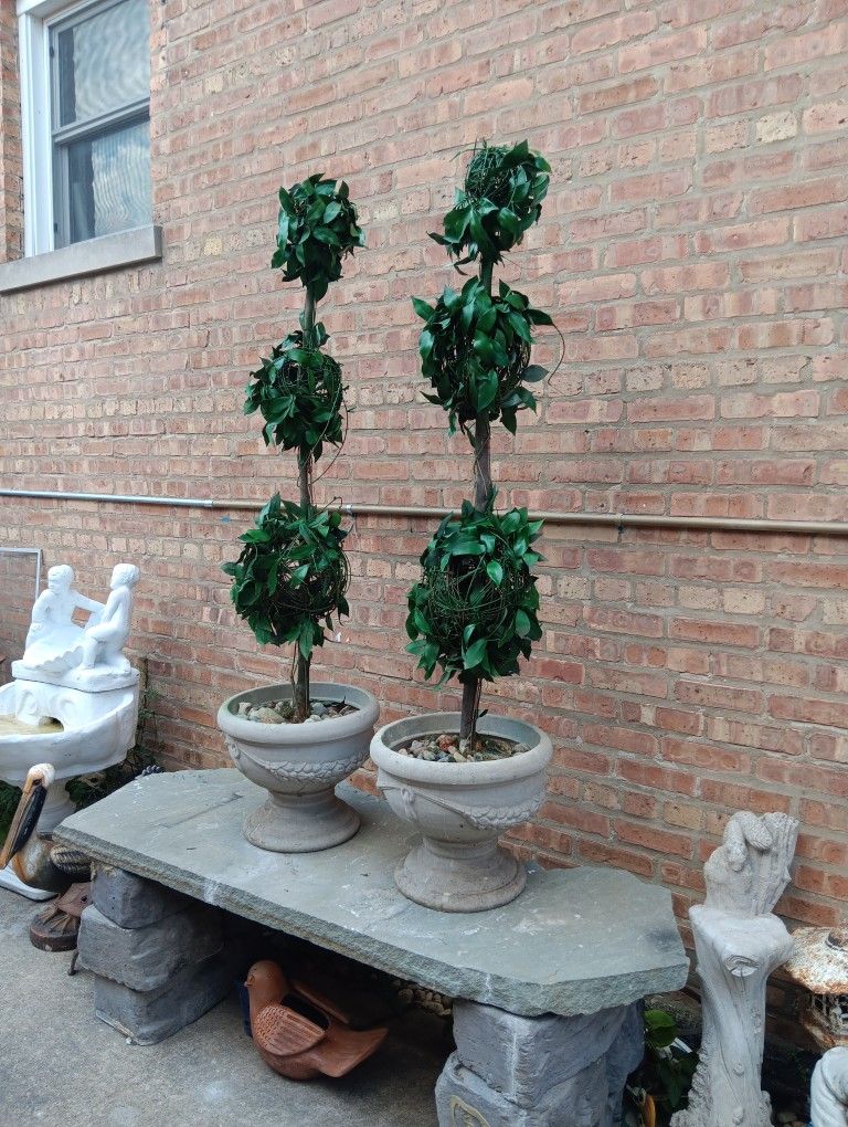 5 Ft Artificial Topiary Planter Outdoor/ Indoor Decoration