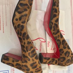 Christian Louboutin Paris Suedes  Pumps block Heel with dust Bags. Made in Italy Size 38. 100% perfect and excellent 