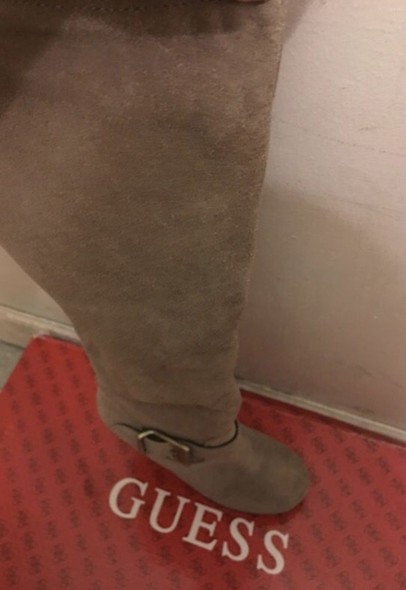 WOMEN’S GUESS BOOTS