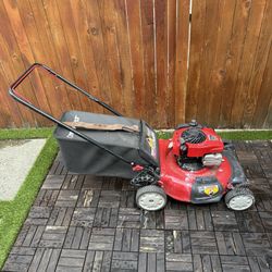 Troy Bilt Lawn Mower 21” Width Gas Power Push Mower *Not Working Needs Repair*