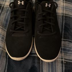 Black Shoes Under Armour