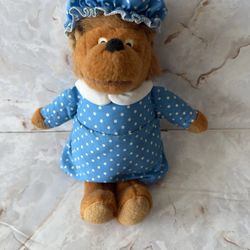 Berenstain Mama Bear Vintage Fisher Price Plush Stuffed Doll Figure 1962,1982