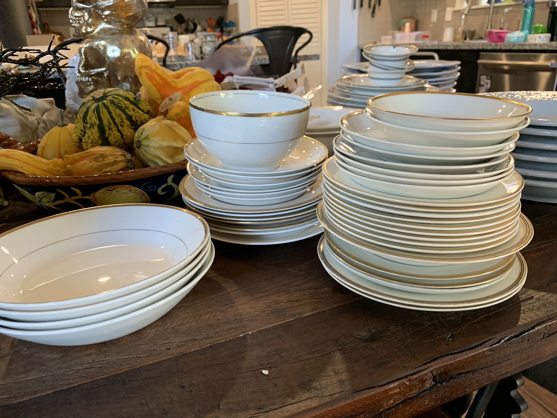 Antique china : assorted pieces and brands