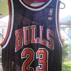 Jordan Bulls Jersey Men's Medium 