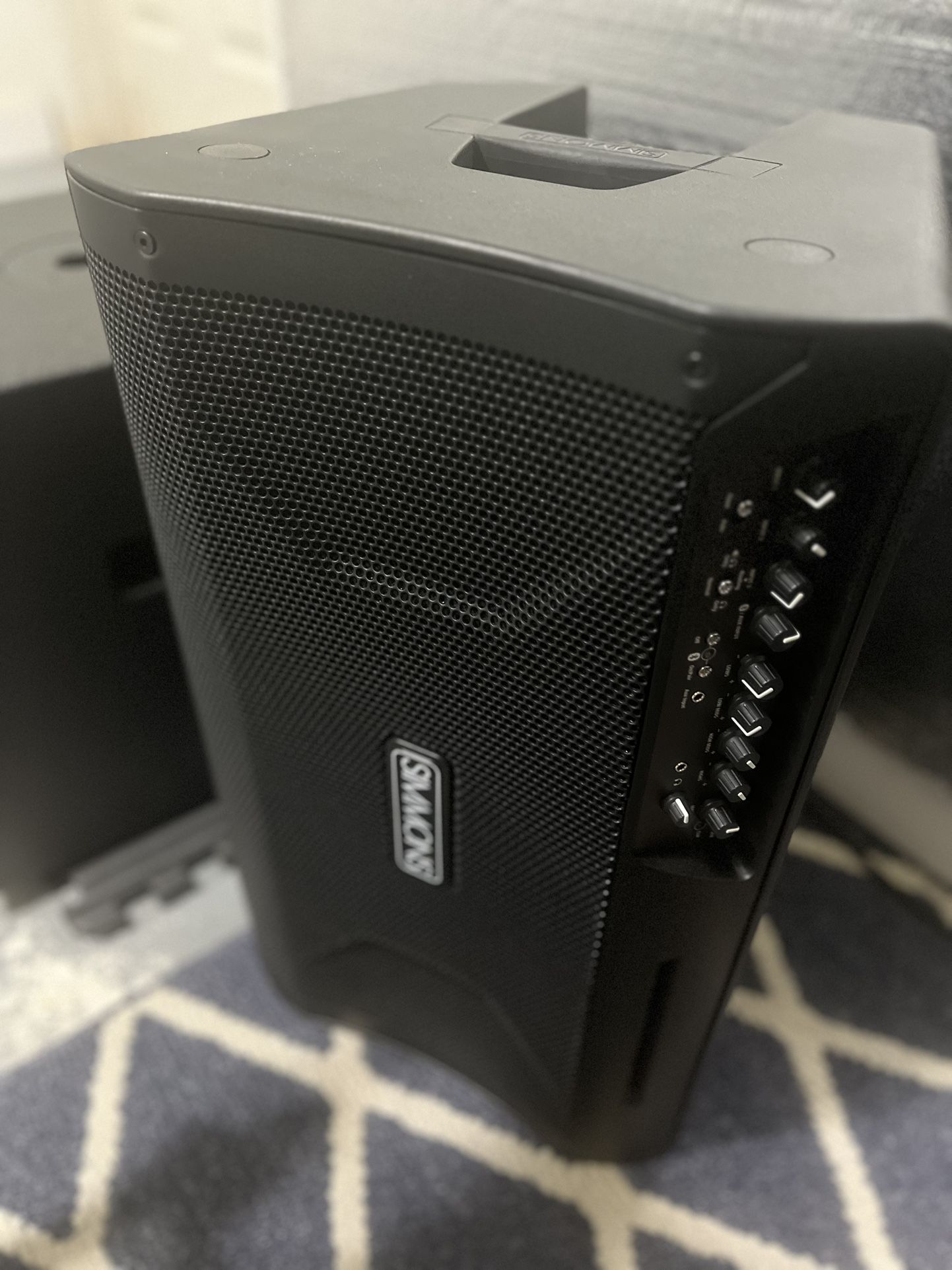 Two Simmons DA212 amps