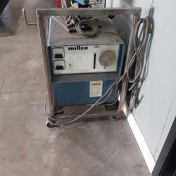 Miller 250 (2) Lincoln Idealarc (1) Welers