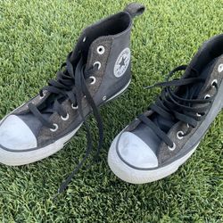 Black High top Converse Size 7.5 W