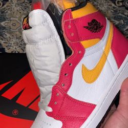 Jordan 1 Retro Light Fusion Red SZ 8.5